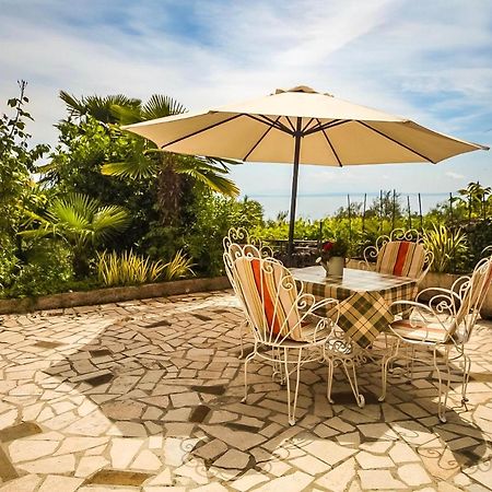 Apartman Carmen Volosko Abbazia Esterno foto
