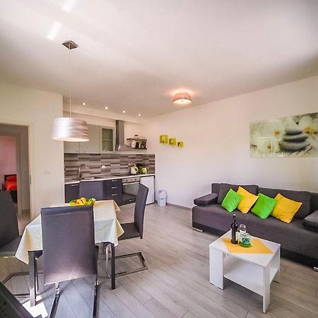 Apartman Carmen Volosko Abbazia Esterno foto