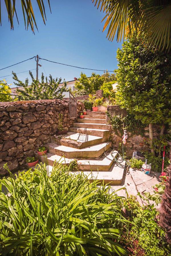 Apartman Carmen Volosko Abbazia Esterno foto