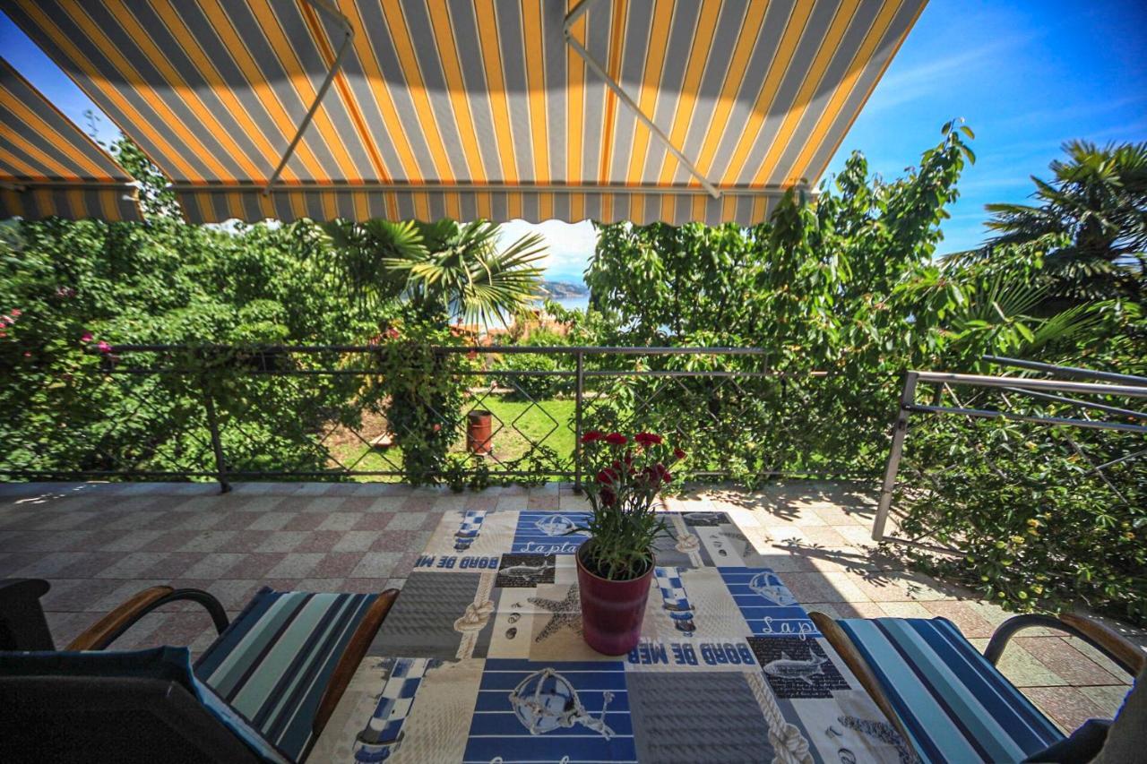 Apartman Carmen Volosko Abbazia Esterno foto